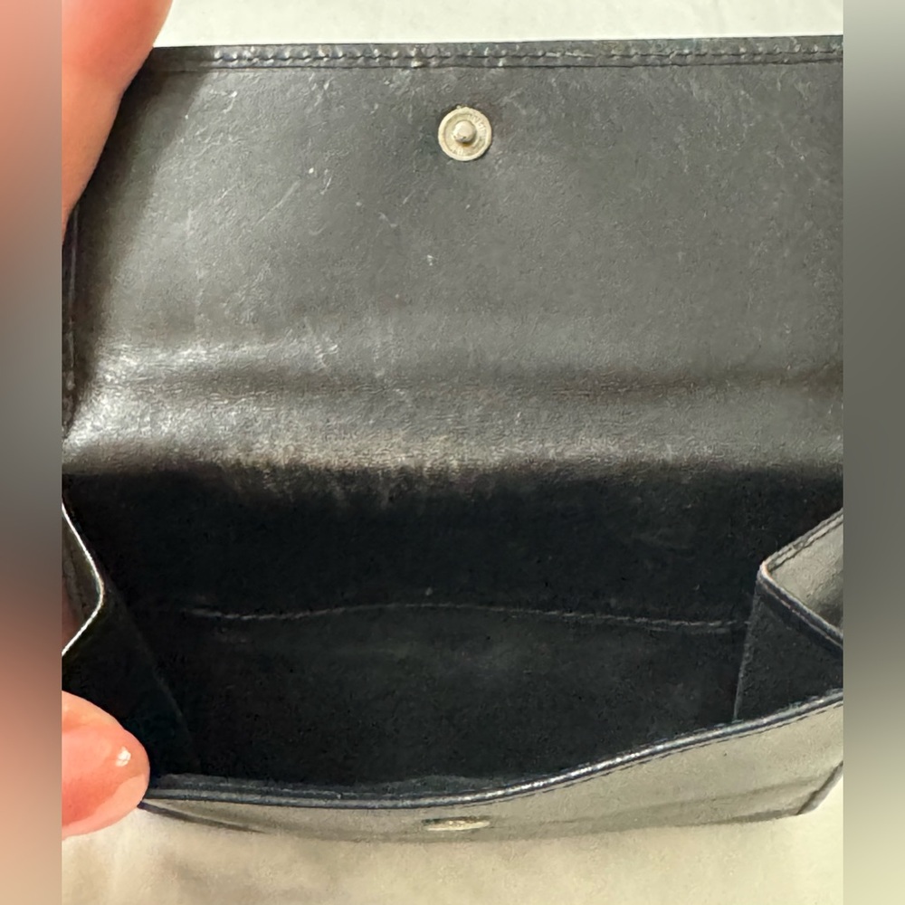 Gucci Black Leather Bi-fold Wallet with G clasp - Picture 9 of 9